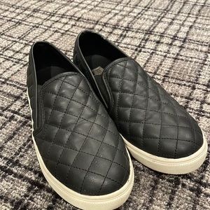 steve madden black slip ons. size 6.5